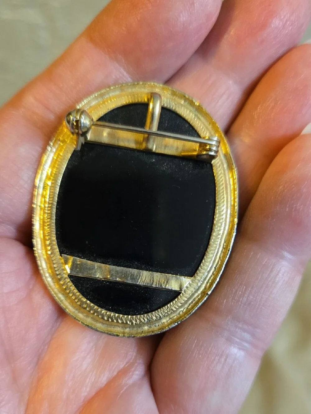 Vintage Style Gold-Tone and Black Cameo Brooch/Pendant